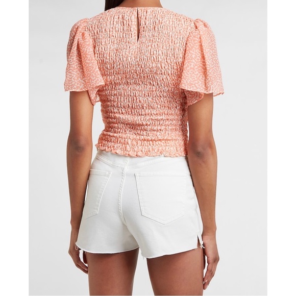 EXPRESS Printed Smocked Bodice Flutter Sleeve Top - Picture 12 of 16